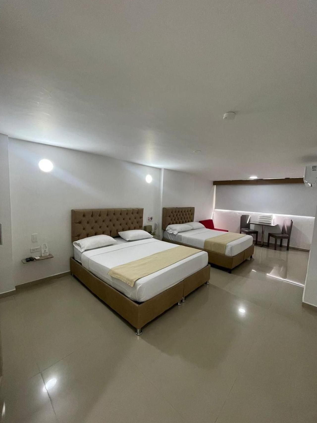 Hs-c Habitación Cuádruple Con Aire Acondicionado Y Piscina *